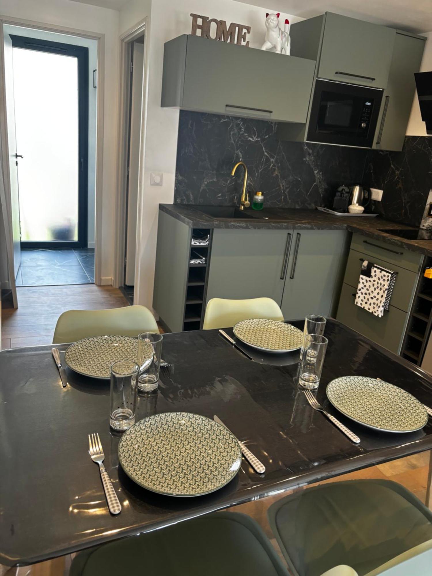 Logement Du Sud Avec Jacuzzi Sommières Екстериор снимка