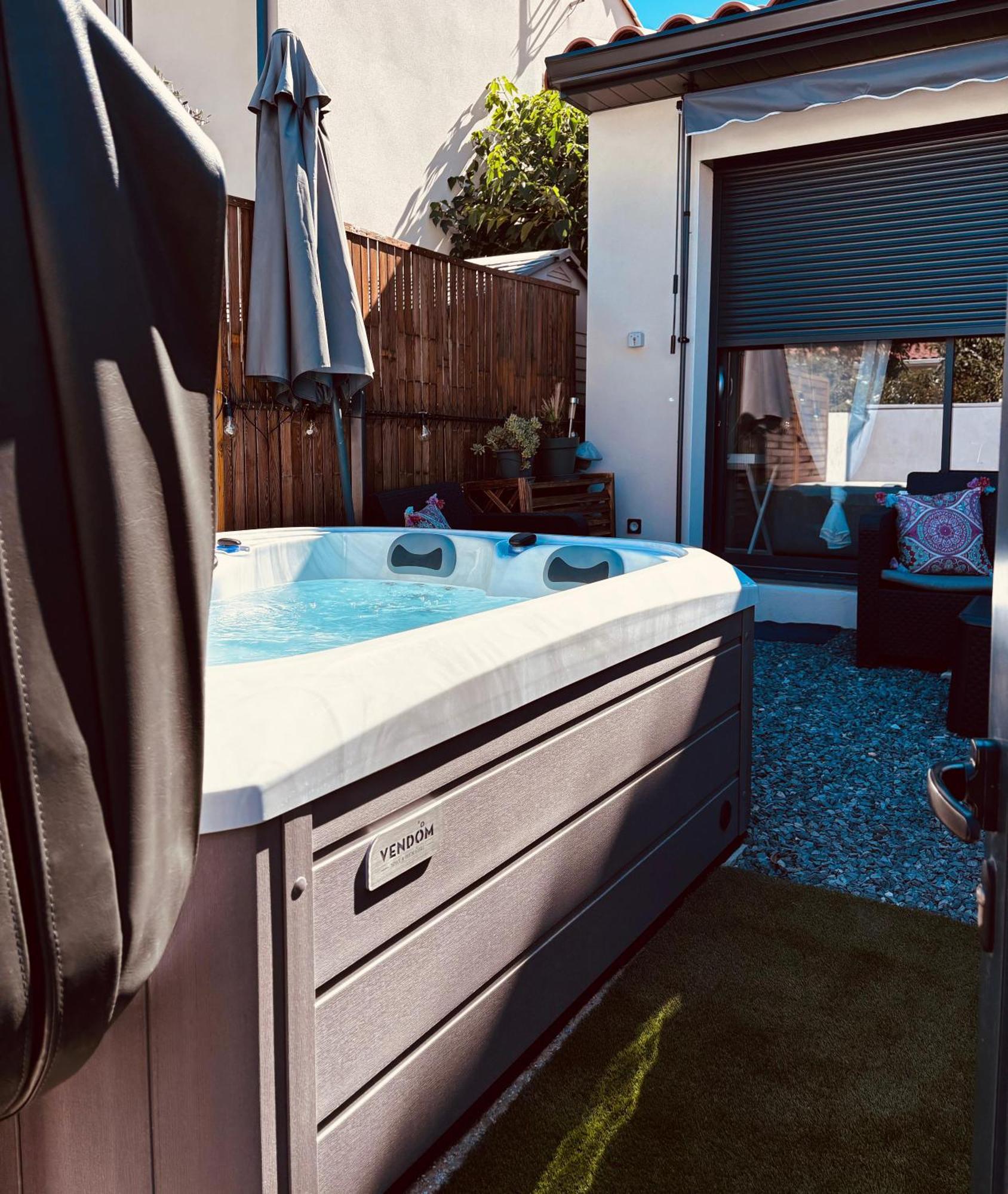 Logement Du Sud Avec Jacuzzi Sommières Екстериор снимка